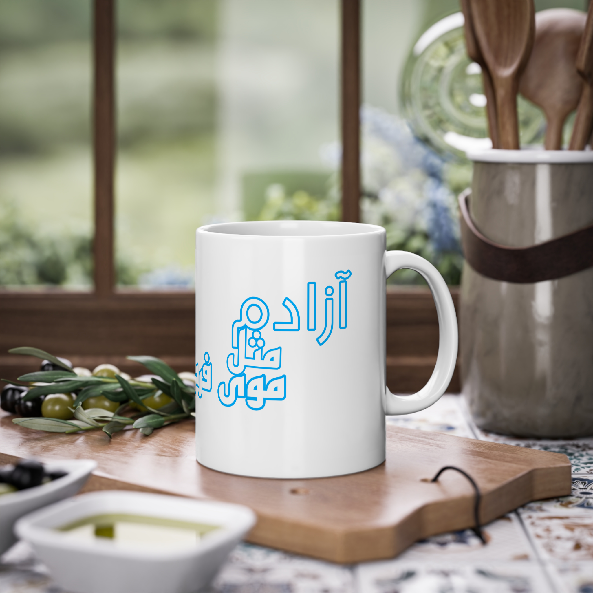 ماگ دخترونه مو فرفریزمینه ۱1