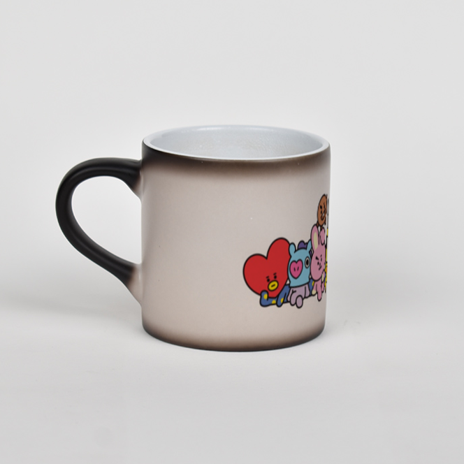 لیوان حرارتی با طرح bt21نمای چپ3