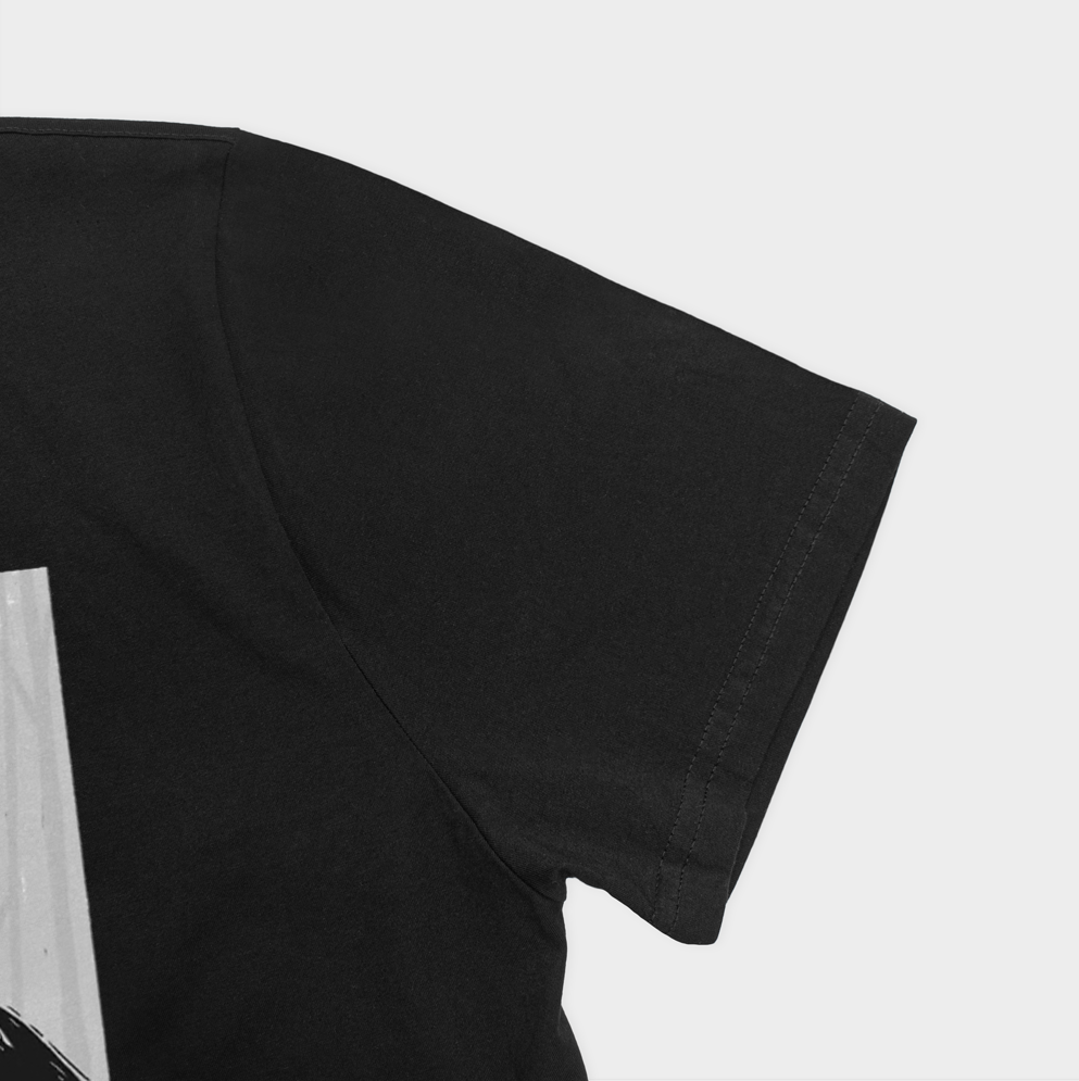 تی شرت طرح بازی  Yikes Forever - Little Misfortuneنمای نزدیک آستین چپ - رنگ مشکی3