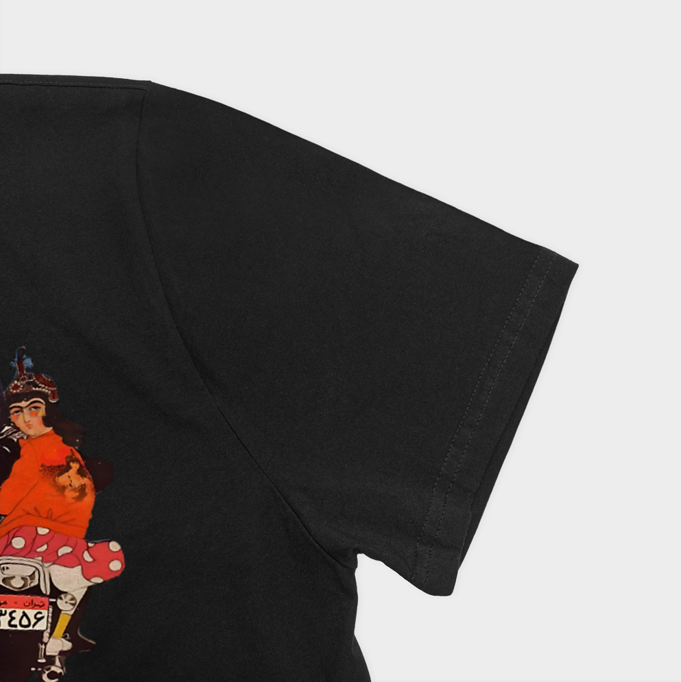 تیشرتنمای نزدیک آستین چپ - رنگ مشکی2