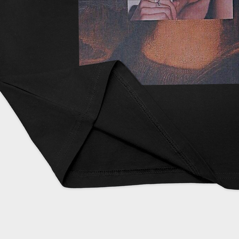 تی شرت طرح مونالیزا زیبانمای نزدیک پایین لباس - رنگ مشکی3