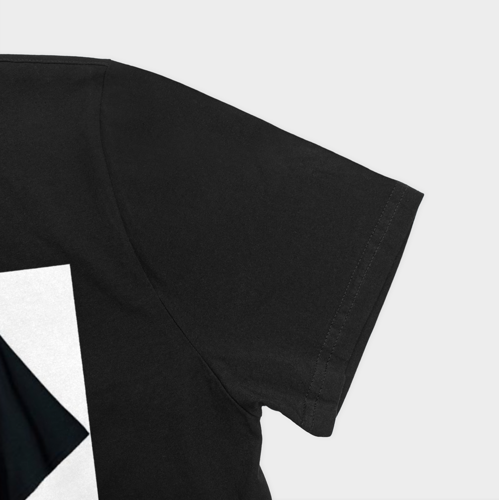 A Tshirt Tshirtنمای نزدیک آستین چپ - رنگ مشکی3