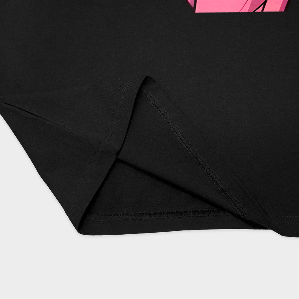 تیشرت فانتزی کارتونی مدل PinkPantherنمای نزدیک پایین لباس - رنگ مشکی2