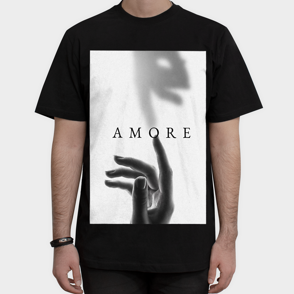 تیشرت با طرح Amoreنمای روبرو ۱ - رنگ مشکی