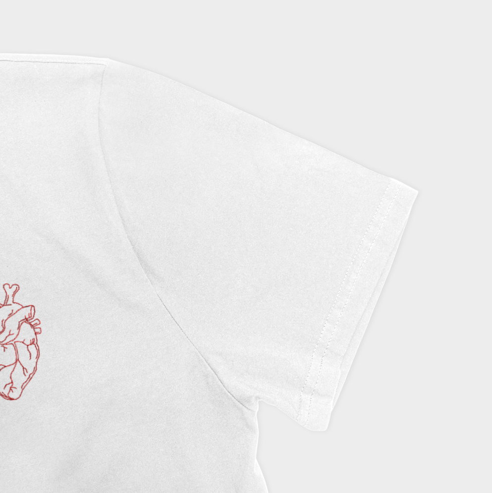تیشرت طرح Heartنمای نزدیک آستین چپ - رنگ سفید3