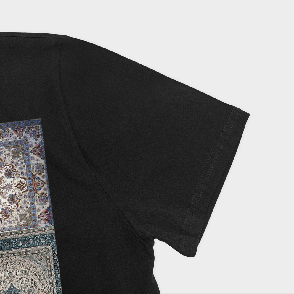 فرش ایرانینمای نزدیک آستین چپ - رنگ مشکی3