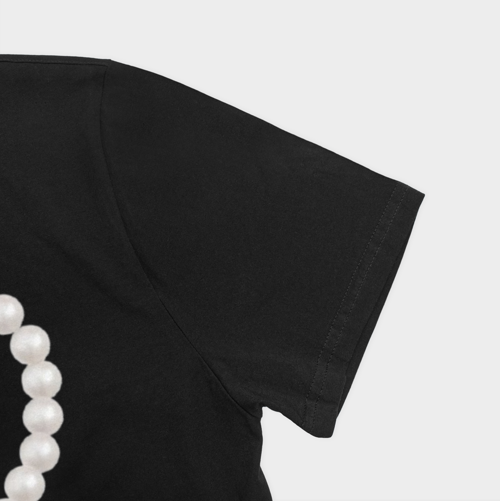 تیشرت طرح Coquette coreنمای نزدیک آستین چپ - رنگ مشکی3