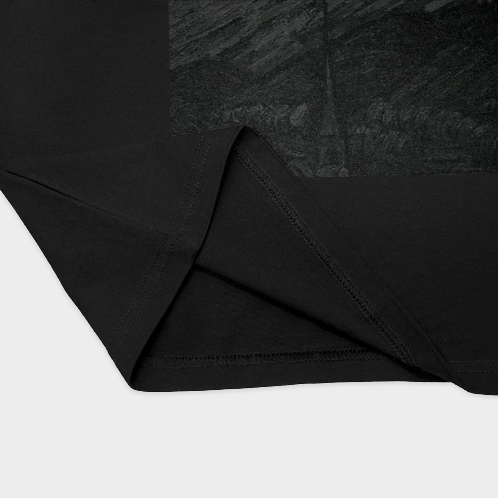 تیشرت هنری طرح Dark Artنمای نزدیک پایین لباس - رنگ مشکی2