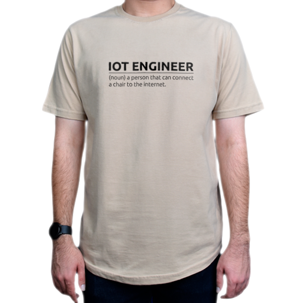 تیشرت برنامه نویسی طرح IoT Engineerنمای روبرو - رنگ نخودی